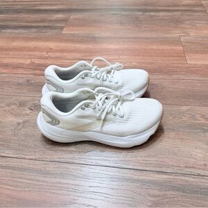 Brooks Women Glycerin 21 size 8.5 medium white/silver/biscuit